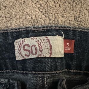 So jeans size 5 Juniors